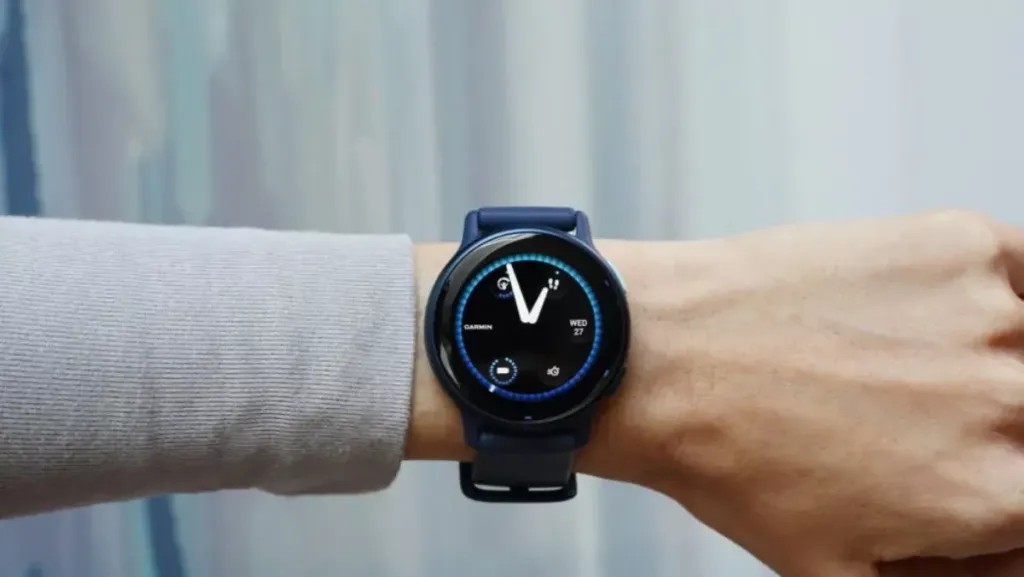 Garmin Vivoactive 5 на руке