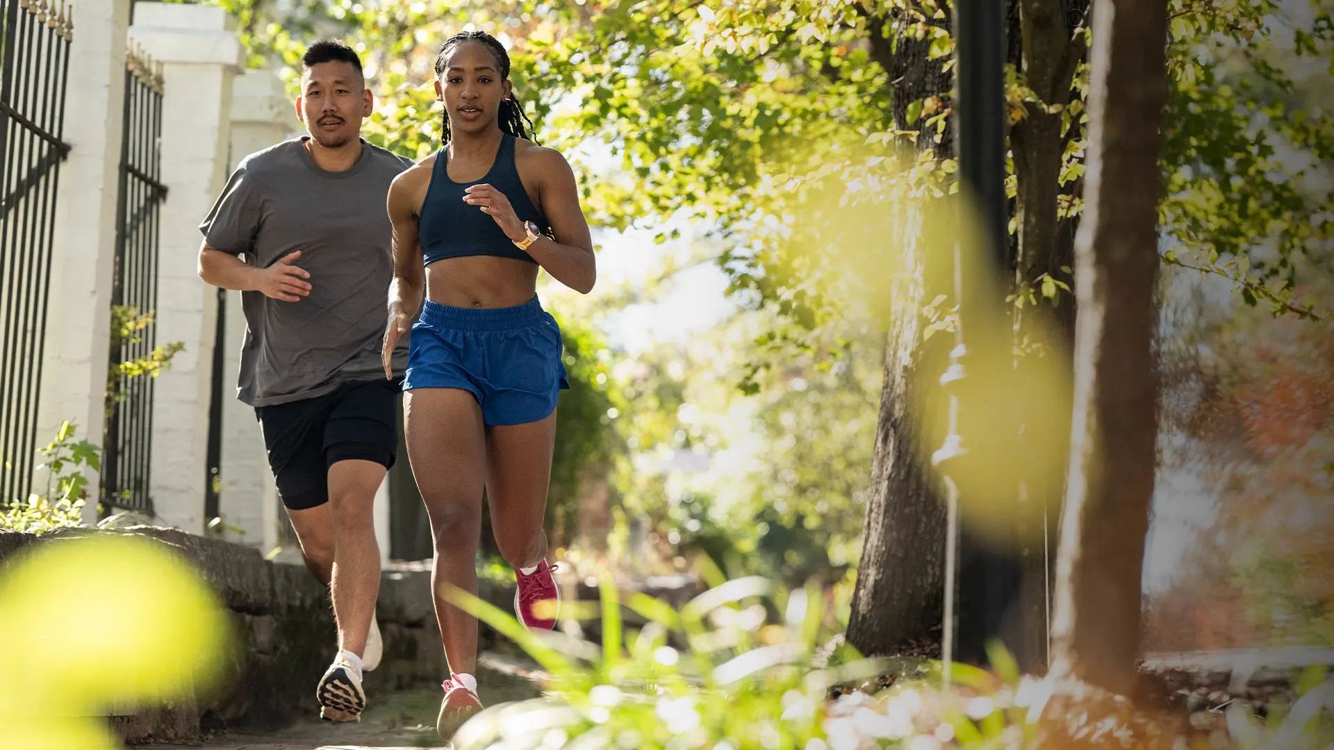 Смарт-часы Garmin Forerunner 570 (42-47 мм) 3